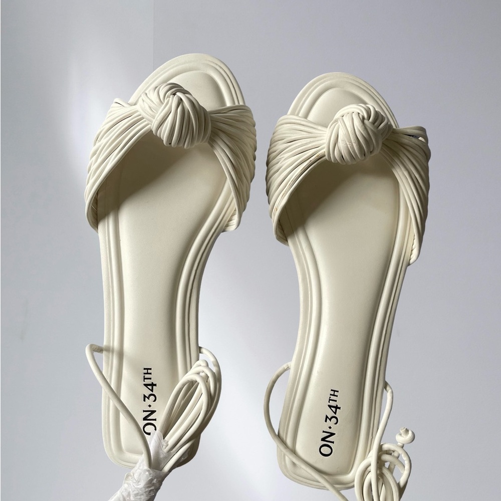 ON 34th Women's Jenniee Knot Lace-Up Flat Sandals SIZE 8.5